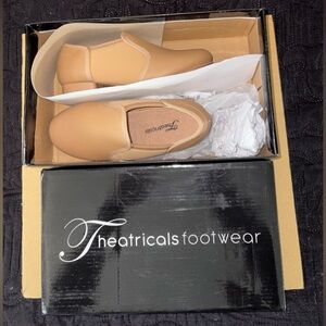 Theatricals Child Slip on Tap Shoes in Tan Size 11.5